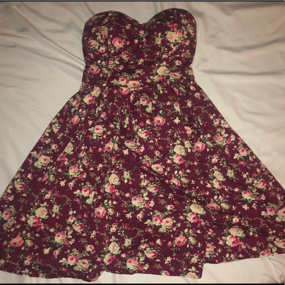 ❤️ 2/$20 Strapless mini dress